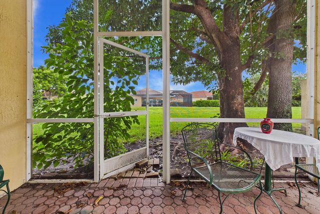 7032 Cataluna Circle, Delray Beach, FL 33446