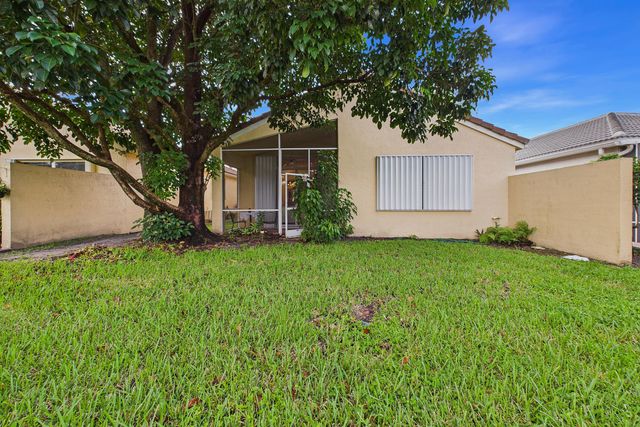 7032 Cataluna Circle, Delray Beach, FL 33446