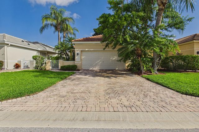 7032 Cataluna Circle, Delray Beach, FL 33446
