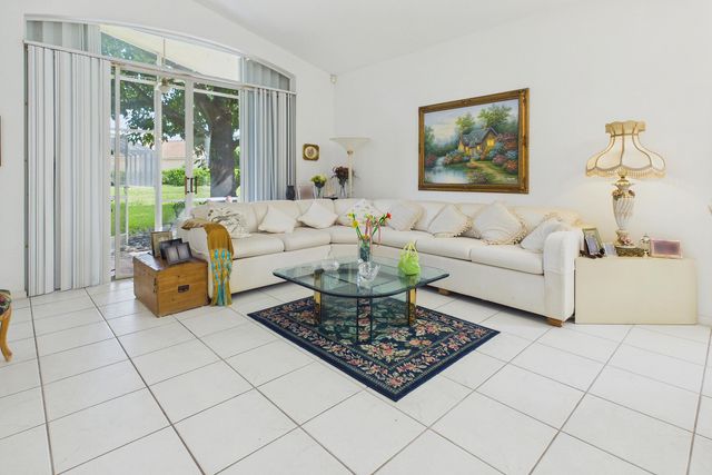 7032 Cataluna Circle, Delray Beach, FL 33446