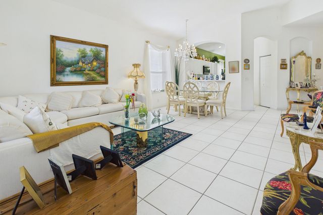 7032 Cataluna Circle, Delray Beach, FL 33446