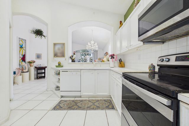 7032 Cataluna Circle, Delray Beach, FL 33446