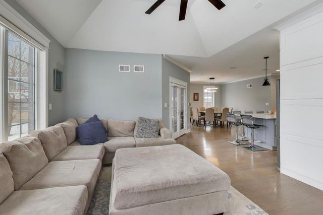 8511 Mango Avenue, Morton Grove, IL 60053