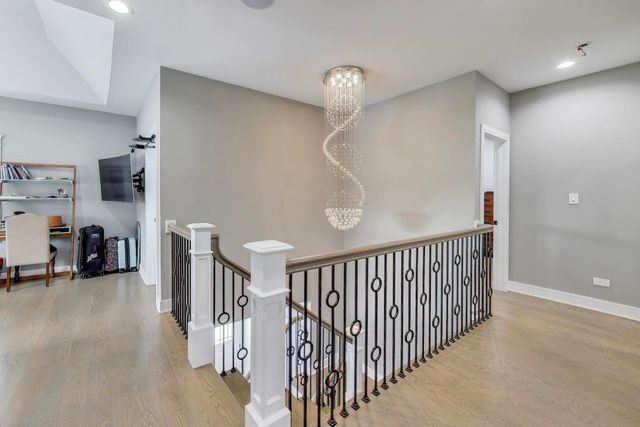 8511 Mango Avenue, Morton Grove, IL 60053