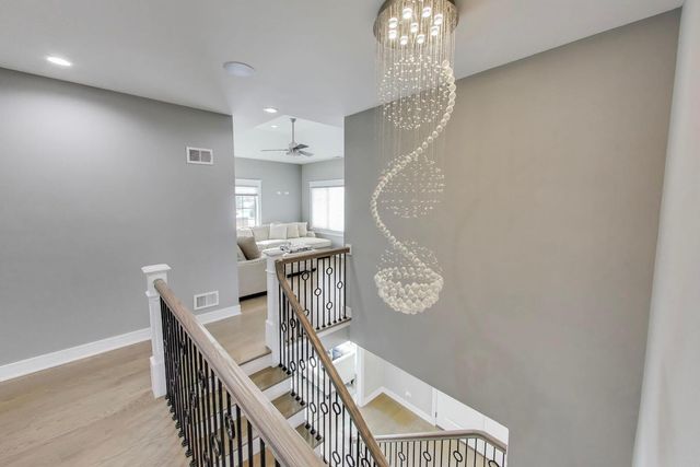 8511 Mango Avenue, Morton Grove, IL 60053