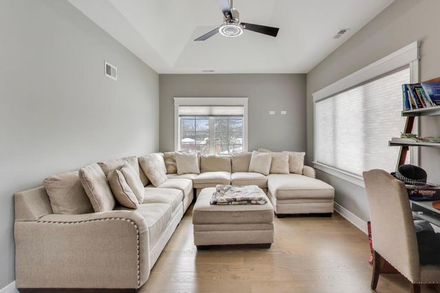 8511 Mango Avenue, Morton Grove, IL 60053