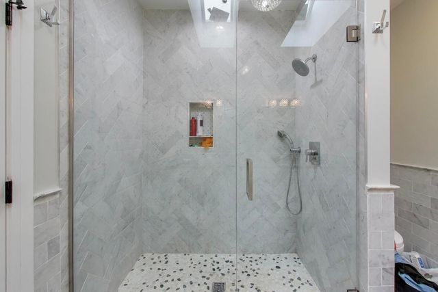 8511 Mango Avenue, Morton Grove, IL 60053