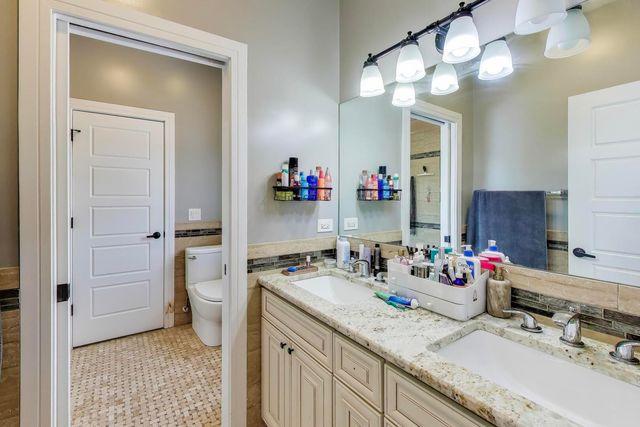 8511 Mango Avenue, Morton Grove, IL 60053