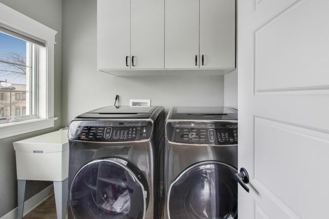 8511 Mango Avenue, Morton Grove, IL 60053