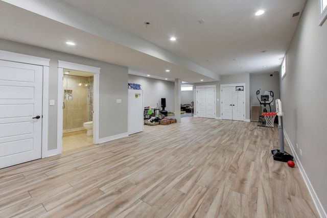 8511 Mango Avenue, Morton Grove, IL 60053