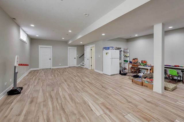 8511 Mango Avenue, Morton Grove, IL 60053