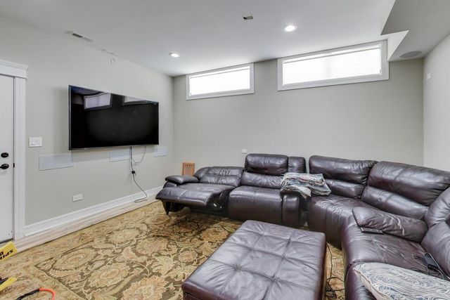 8511 Mango Avenue, Morton Grove, IL 60053