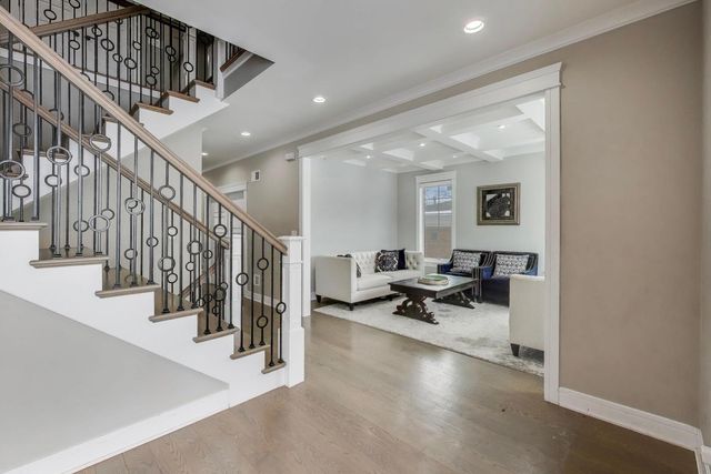 8511 Mango Avenue, Morton Grove, IL 60053