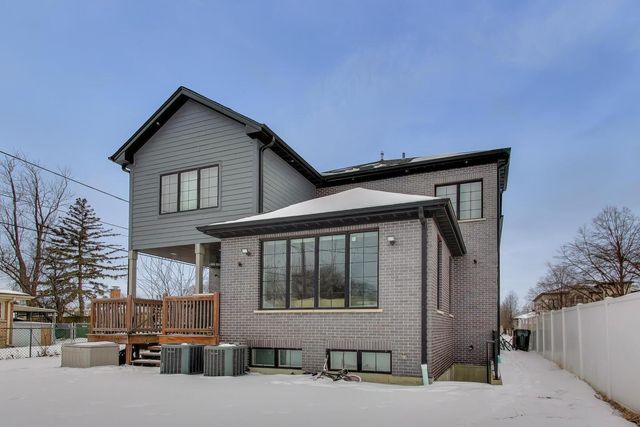 8511 Mango Avenue, Morton Grove, IL 60053