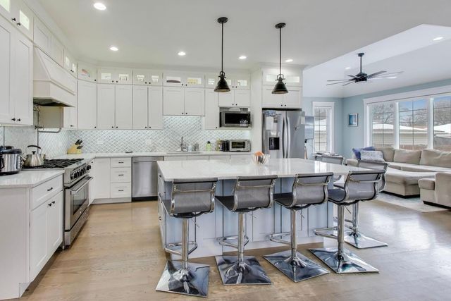 8511 Mango Avenue, Morton Grove, IL 60053