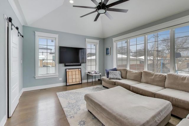 8511 Mango Avenue, Morton Grove, IL 60053