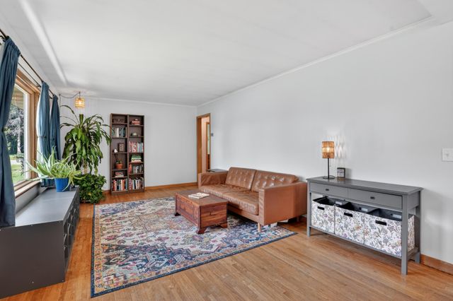 5252 Xerxes Avenue N, Minneapolis, MN 55430