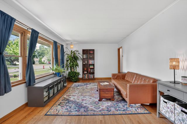 5252 Xerxes Avenue N, Minneapolis, MN 55430