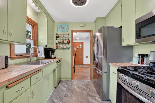 5252 Xerxes Avenue N, Minneapolis, MN 55430