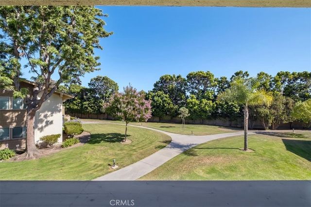 8877 Lauderdale Court 213F, Huntington Beach, CA 92646