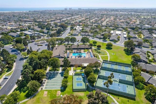 8877 Lauderdale Court 213F, Huntington Beach, CA 92646