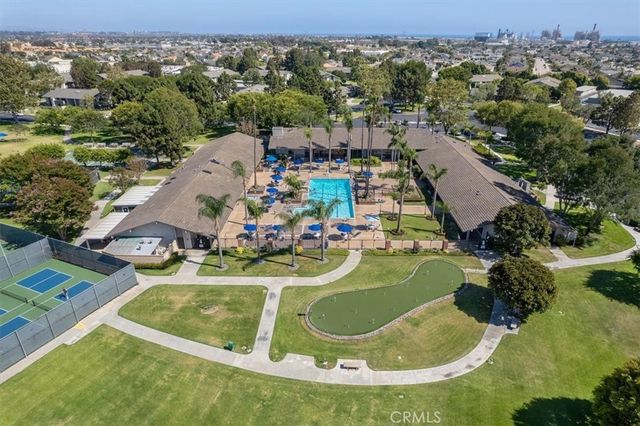 8877 Lauderdale Court 213F, Huntington Beach, CA 92646