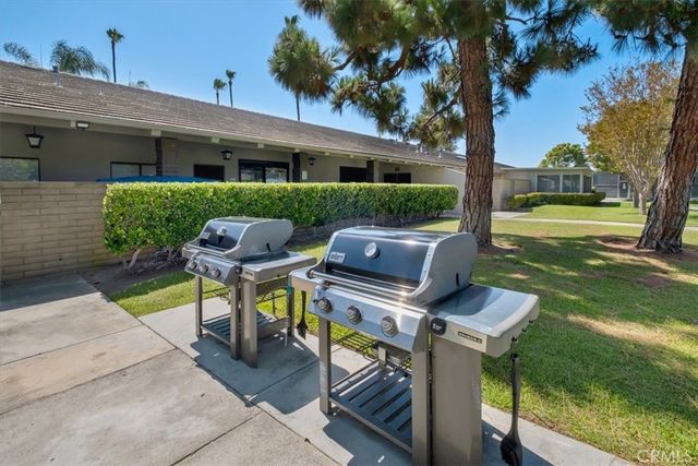 8877 Lauderdale Court 213F, Huntington Beach, CA 92646