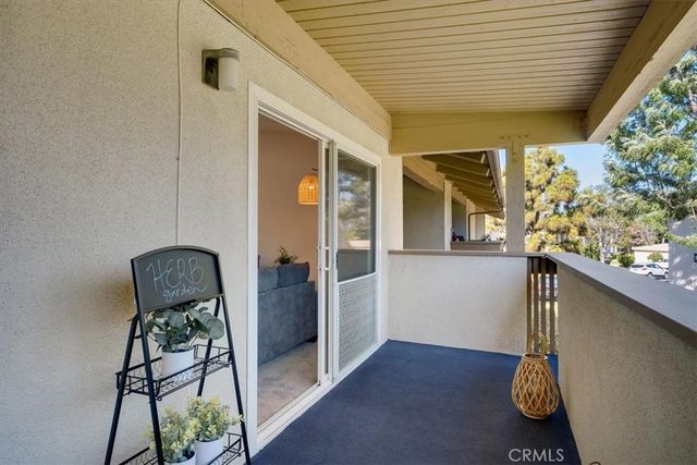 8877 Lauderdale Court 213F, Huntington Beach, CA 92646