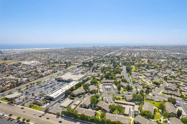 8877 Lauderdale Court 213F, Huntington Beach, CA 92646