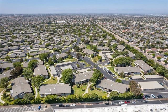 8877 Lauderdale Court 213F, Huntington Beach, CA 92646