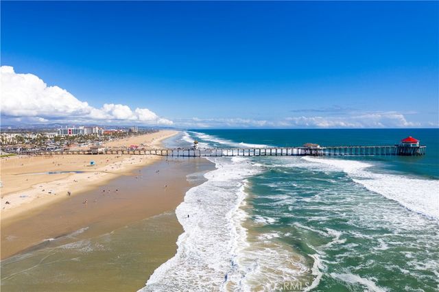 8877 Lauderdale Court 213F, Huntington Beach, CA 92646
