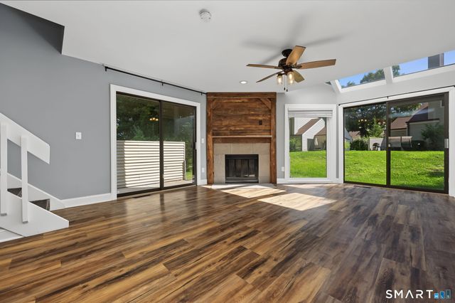 35 Deer Run 35, Bethel, CT 06801