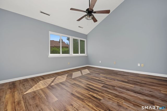 35 Deer Run 35, Bethel, CT 06801