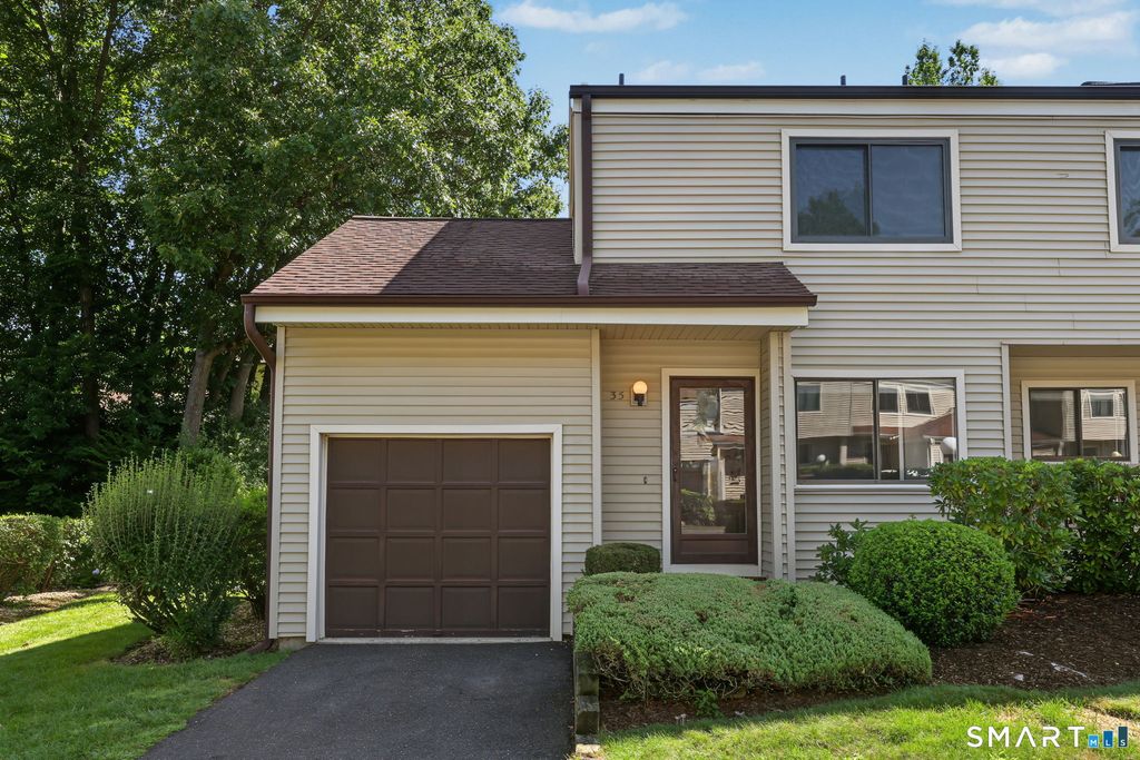 35 Deer Run 35, Bethel, CT 06801