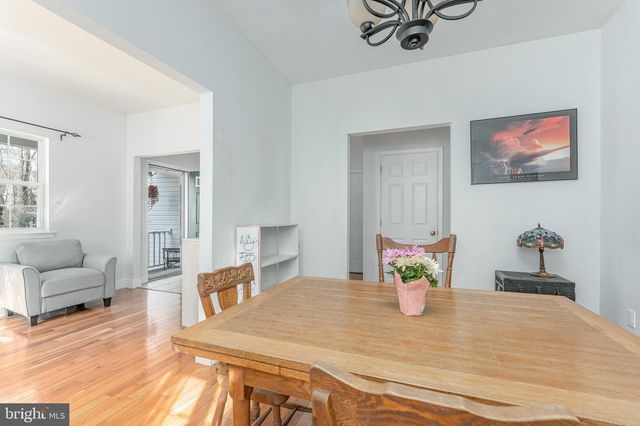 4 CANNON CT, Upper Chichester, PA 19061