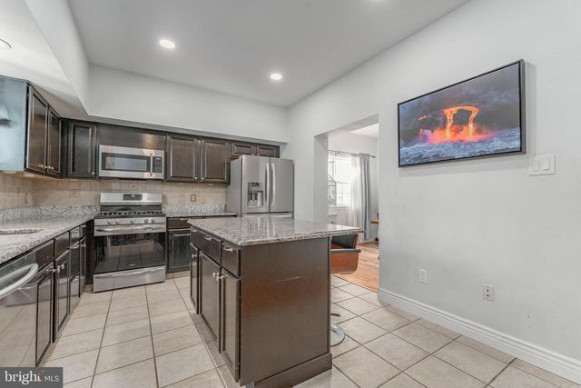 4 CANNON CT, Upper Chichester, PA 19061