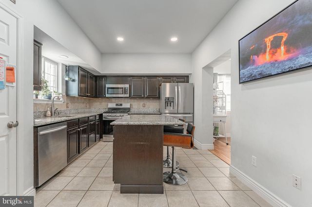 4 CANNON CT, Upper Chichester, PA 19061