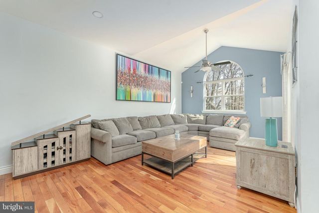 4 CANNON CT, Upper Chichester, PA 19061