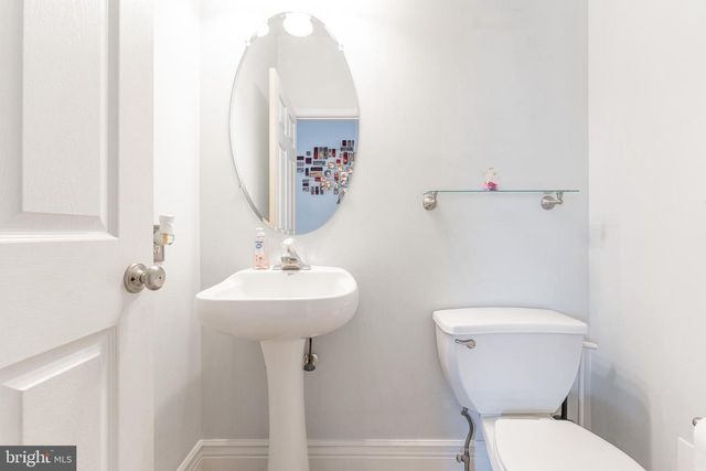 4 CANNON CT, Upper Chichester, PA 19061