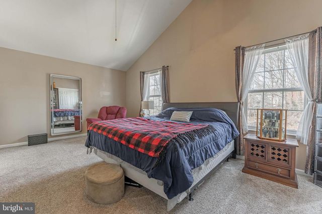 4 CANNON CT, Upper Chichester, PA 19061