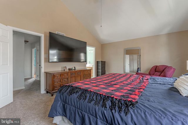 4 CANNON CT, Upper Chichester, PA 19061