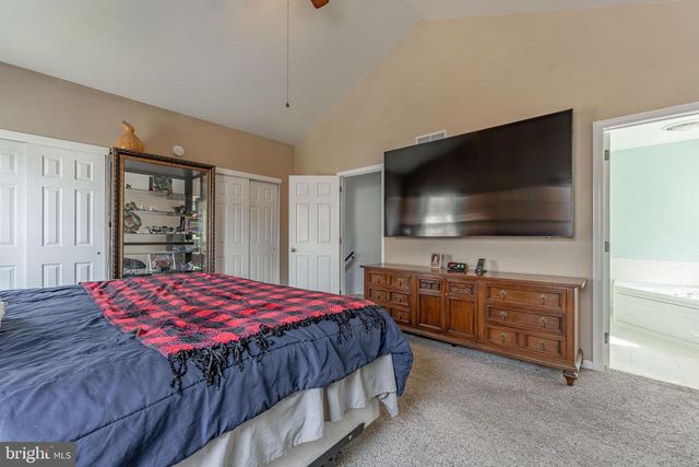 4 CANNON CT, Upper Chichester, PA 19061