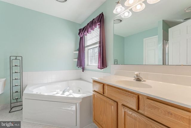 4 CANNON CT, Upper Chichester, PA 19061