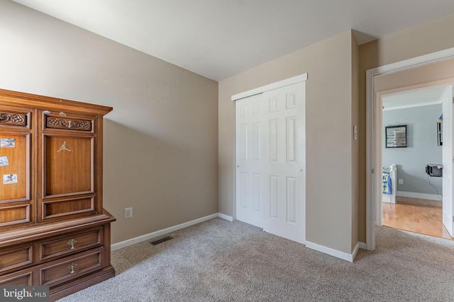 4 CANNON CT, Upper Chichester, PA 19061