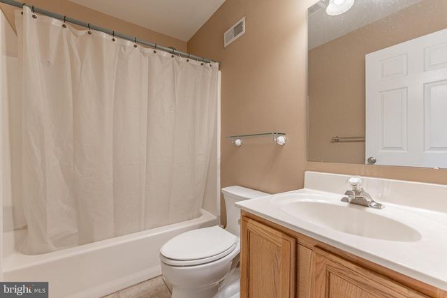 4 CANNON CT, Upper Chichester, PA 19061