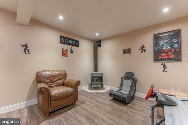 4 CANNON CT, Upper Chichester, PA 19061