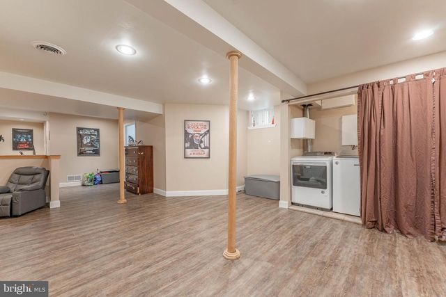 4 CANNON CT, Upper Chichester, PA 19061