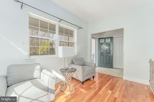 4 CANNON CT, Upper Chichester, PA 19061