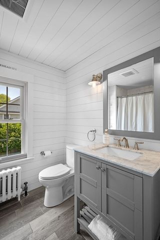 18 Pickwick Road, Marblehead, MA 01945