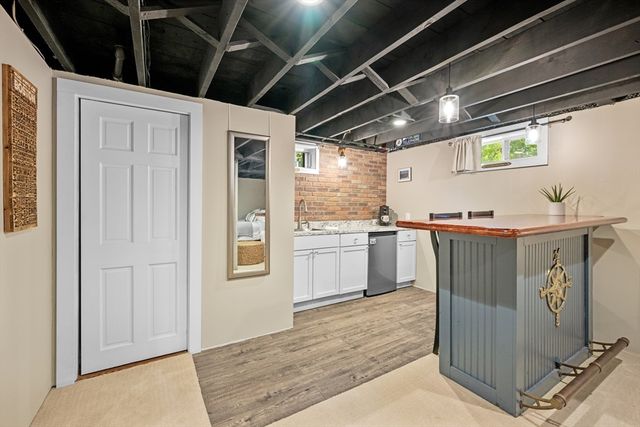 18 Pickwick Road, Marblehead, MA 01945